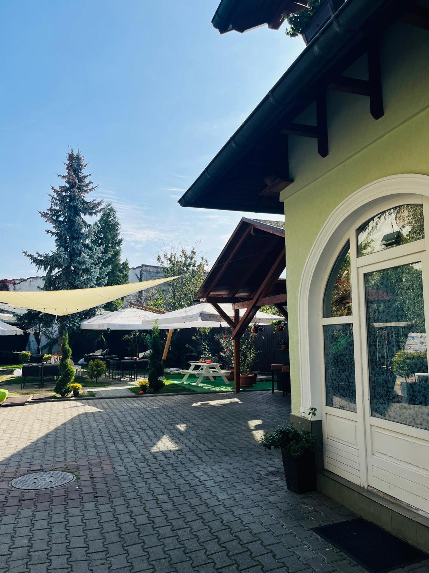 Pensiunea Curtea Bavareza Târgu-Mureş Exteriör bild